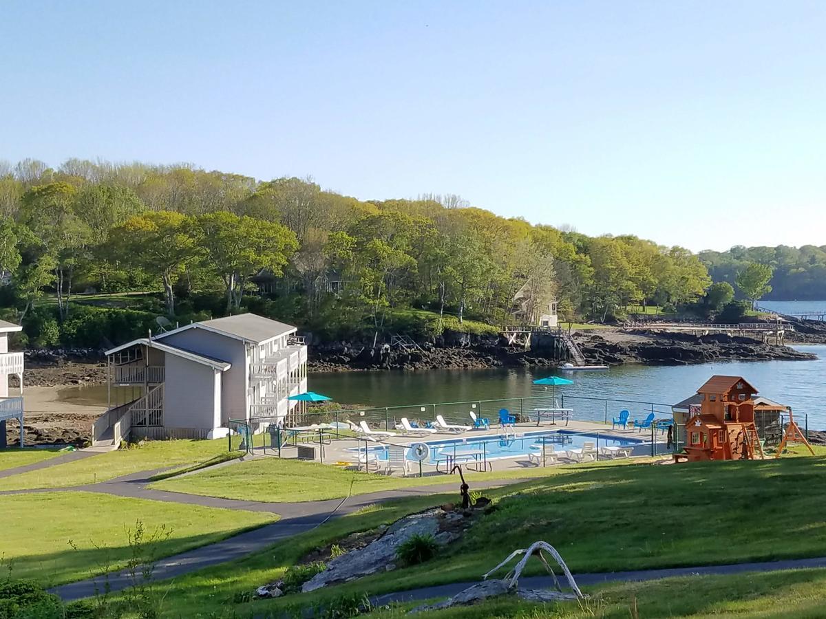 Smugglers Cove Inn Dayville Exterior foto